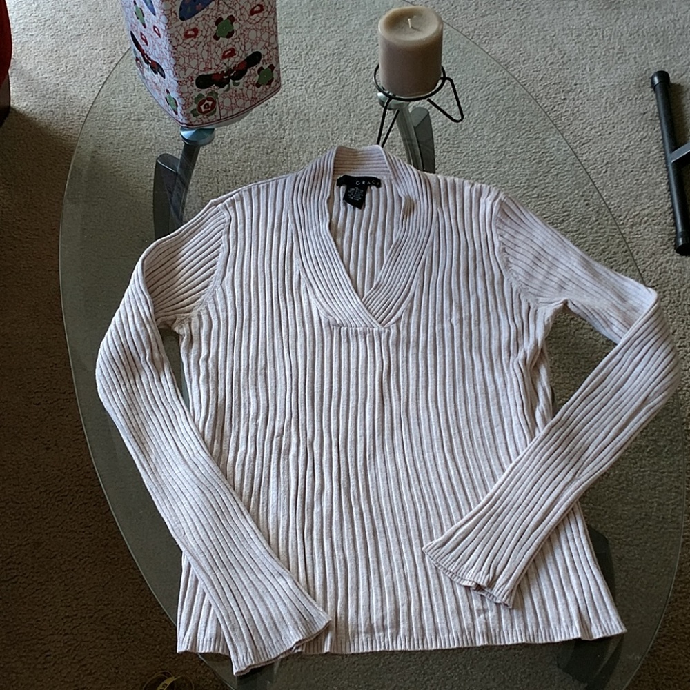 Ribbed Knit V-neck sweater
